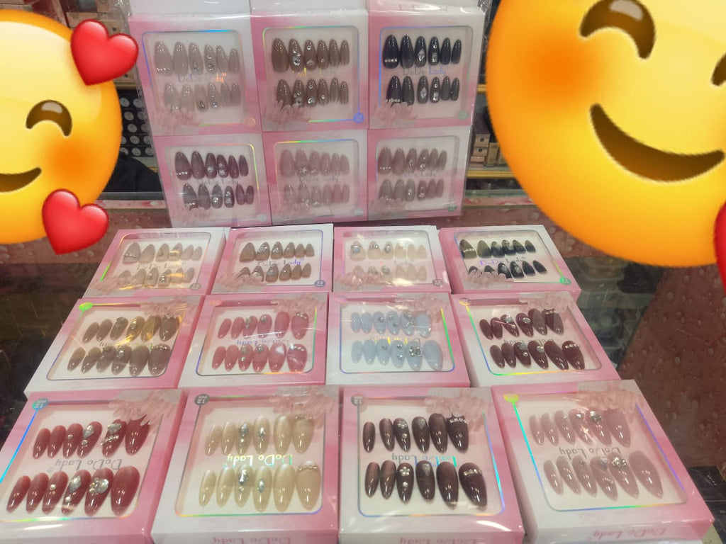 Cat eyes nails
