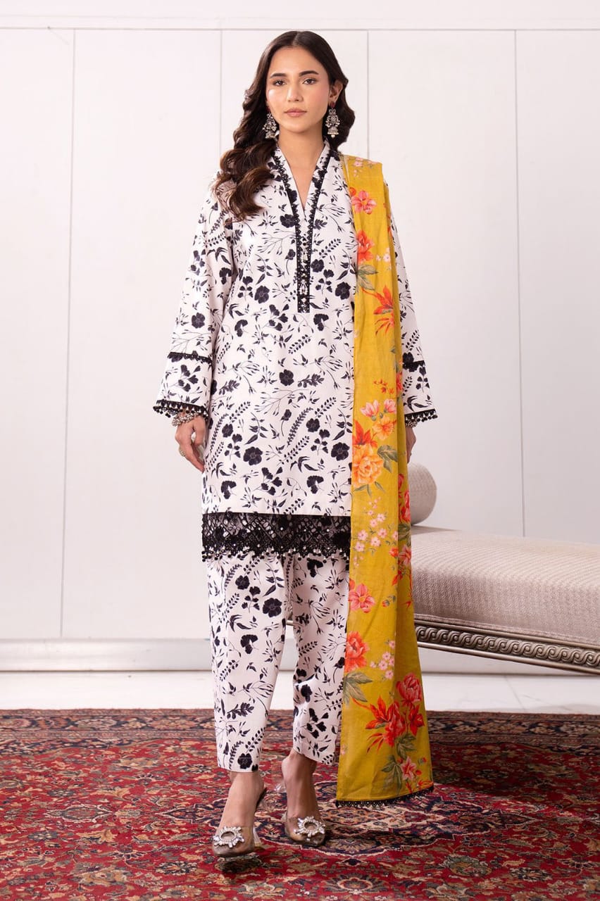 Brand: Zainab chottani lawn 3pc suit